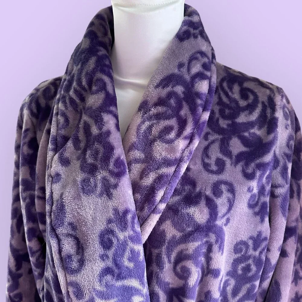 Nordstrom Women's Plush PURPLE BATHROBE Robe Medium Used - Picture 3 of 5